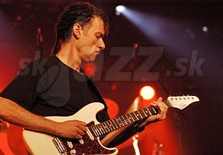  SCOTT HENDERSON  