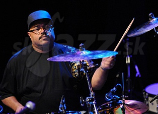  DENNIS CHAMBERS  