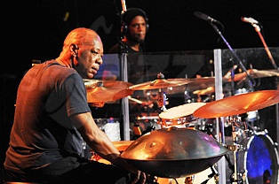  BOBBY THOMAS JR. + MIKE BAKER  