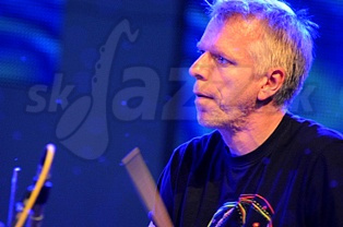  JÜRGEN SPIEGEL  
