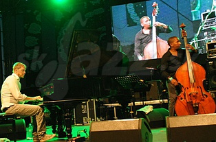  MARTIN + OMAR  