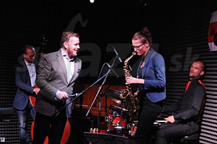  JAN & SWING Q  