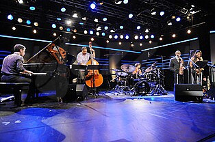  TERRI LYNE CARRINGTON GROUP  