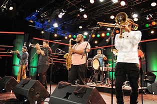 SOUL REBELS  