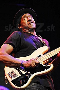  MARCUS MILLER  