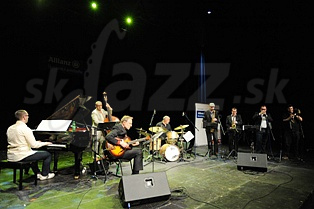  EAST EUROPEAN ARTSAMBLE  