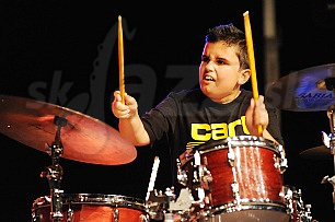  ADRIAN VARADY  