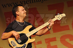  BANDI VARADY  