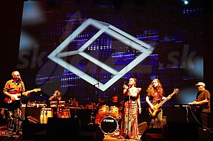  AMINATA+THE ASTRONAUTS 