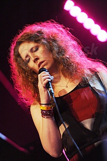  JULIA OSCHEWSKY  