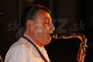  MIHÁLY DRESCH  