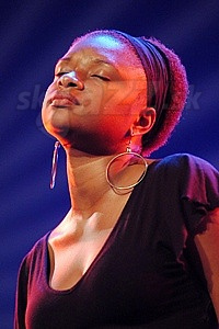  LIZZ WRIGHT  