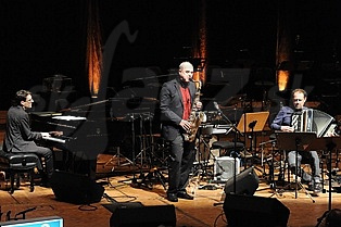  NICOLAS SIMION TRIO  