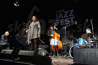  KIRK LIGHTSEY TRIO+DEE  