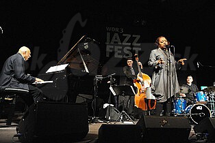  KIRK LIGHTSEY TRIO+DEE  