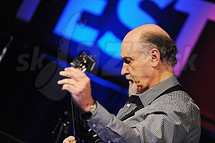  JOHN SCOFIELD  