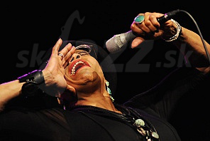 DEE DEE BRIDGEWATER