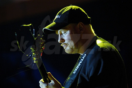  ULF WAKENIUS  