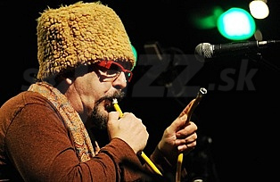  CYRO BAPTISTA  