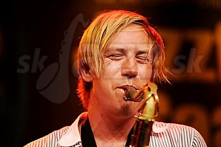  HÅKON KORNSTAD  