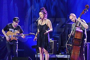  SISA & FEHERO ROCHER  