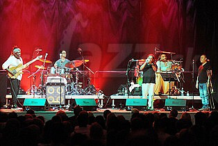  RICHARD BONA &  MANDEKAN CUBANO  