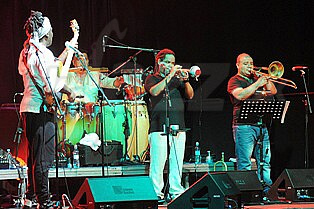  RICHARD BONA &  MANDEKAN CUBANO  