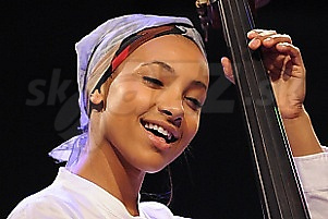  ESPERANZA SPALDING  