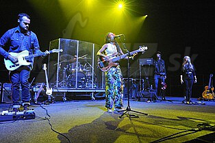  ESPERANZA SPALDING BAND  