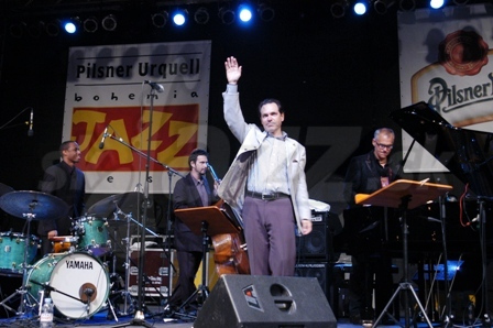  KURT ELLING QUARTET