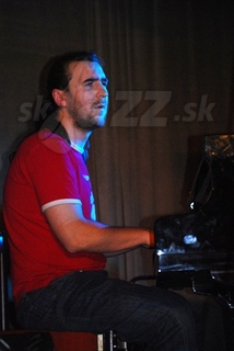 KRZYSZTOF DYS