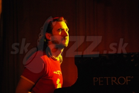  KRZYSZTOF