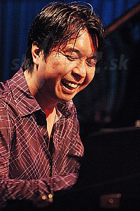  MAKOTO MOZONE  