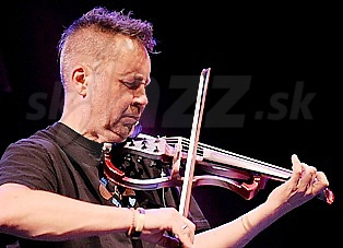  NIGEL KENNEDY  