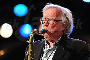 KLAUS DOLDINGER  