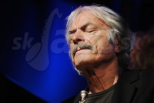  ENRICO RAVA  