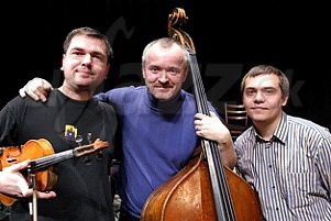  PACORA TRIO  