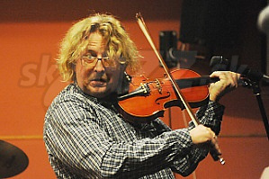  PETER ULIČNÝ  