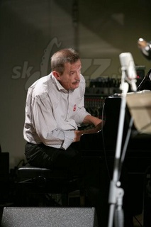  EMIL