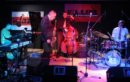  LT QUARTET