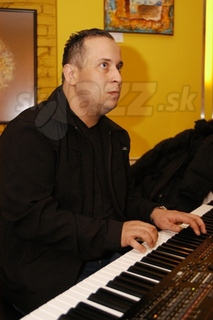  EUGEN VIZVÁRY