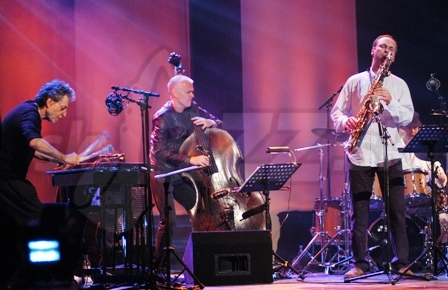  MIKE MAINIERI & NORTHERN LIGHT