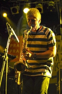 BOB MINTZER