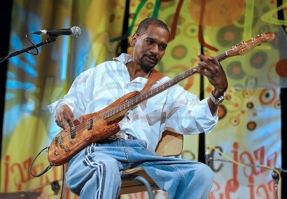 VICTOR BAILEY
