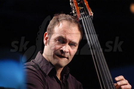  ROBERT