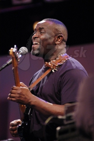  ANGE NAWASADIO