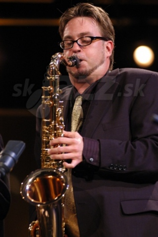 LEO DOMBECKI