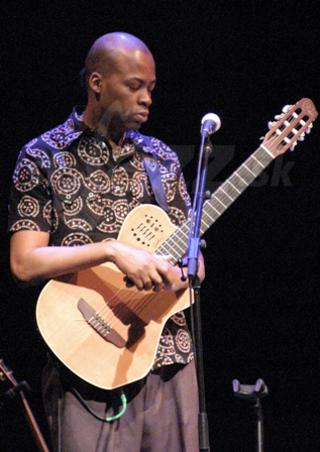  LIONEL LOUEKE