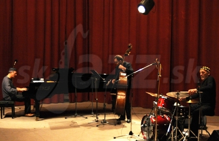 JEFF GARDNER TRIO