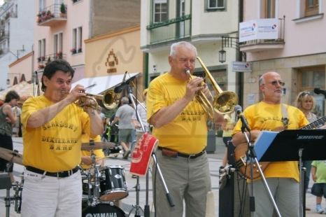 SEREDSKÝ DIXIELAND BAND